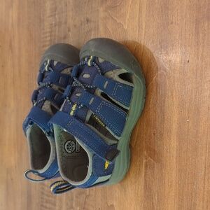 EUC Keen sandals- toddler size 7